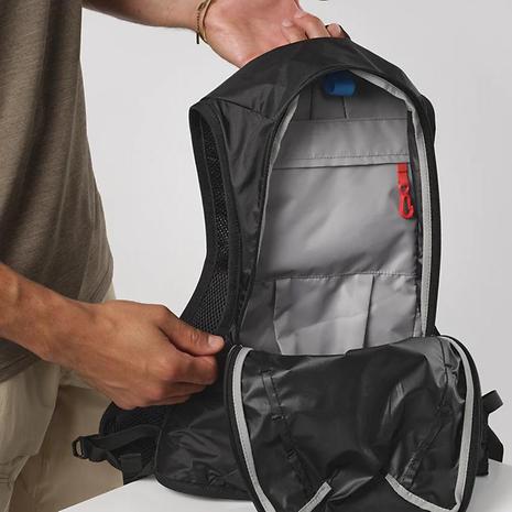 CROSS 8 / ユニセックス パック LC2185300 BLACK | SALOMON