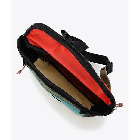 ④バックとパンフ 001.jpg